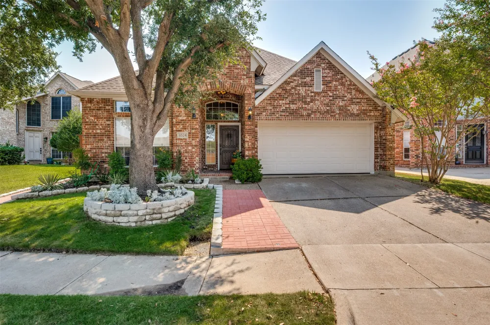 8524 Wellington Point Drive Irving, TX 75063