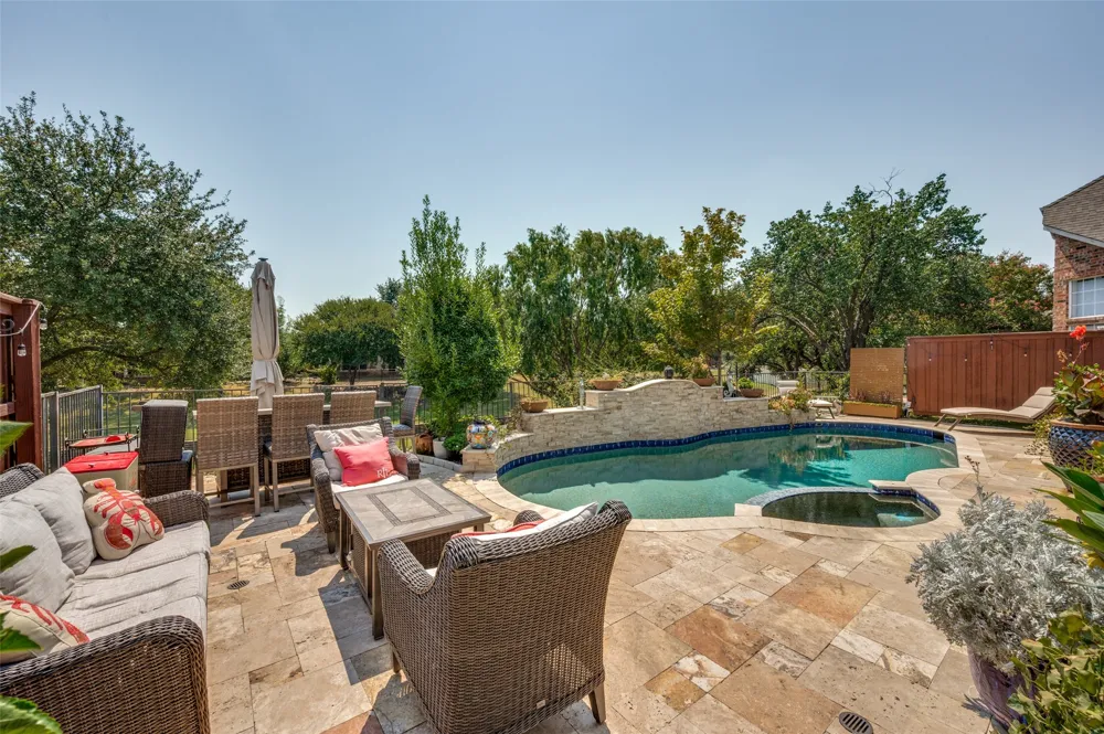 8524 Wellington Point Drive Irving, TX 75063