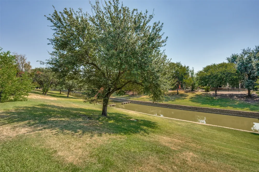 8524 Wellington Point Drive Irving, TX 75063