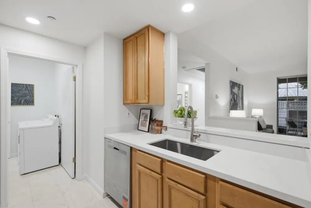 613 Arcadia Terrace #102 Sunnyvale, CA 94085