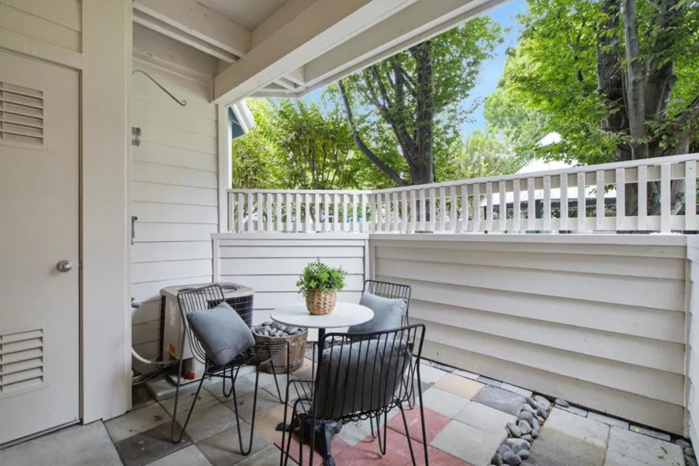 613 Arcadia Terrace #102 Sunnyvale, CA 94085