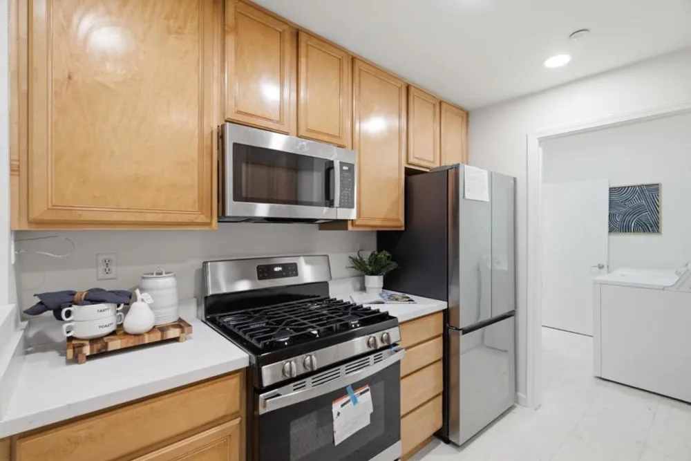 613 Arcadia Terrace #102 Sunnyvale, CA 94085