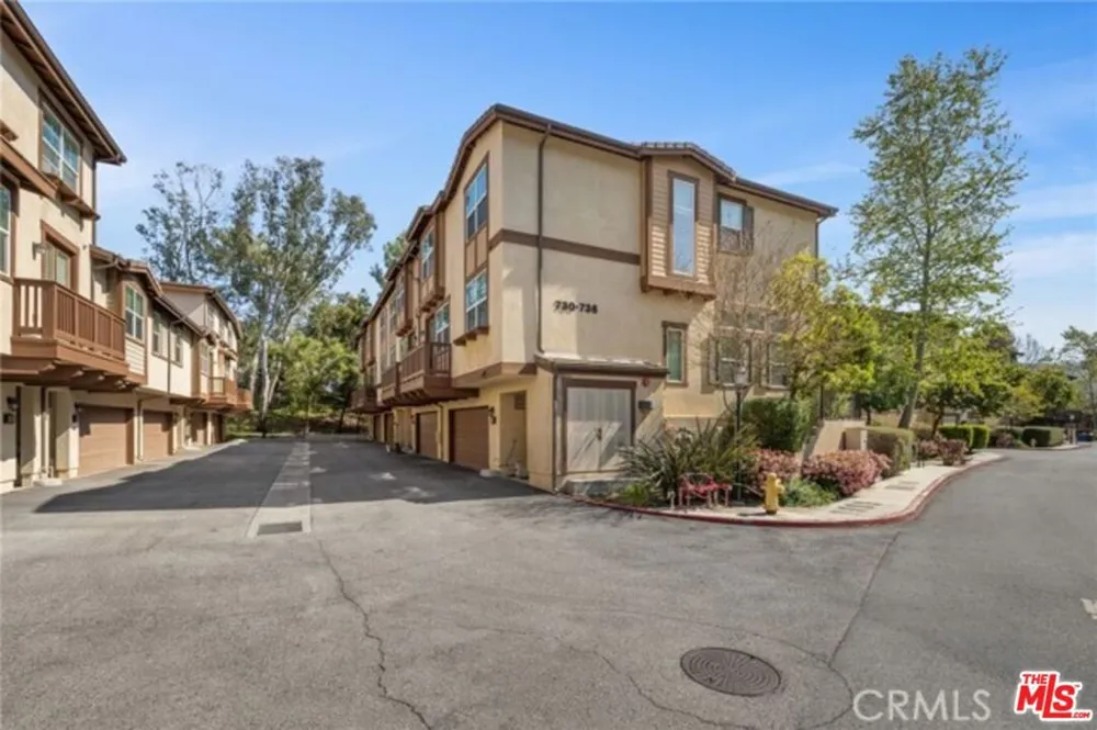 732 Tennis Club Lane Thousand Oaks, CA 91360