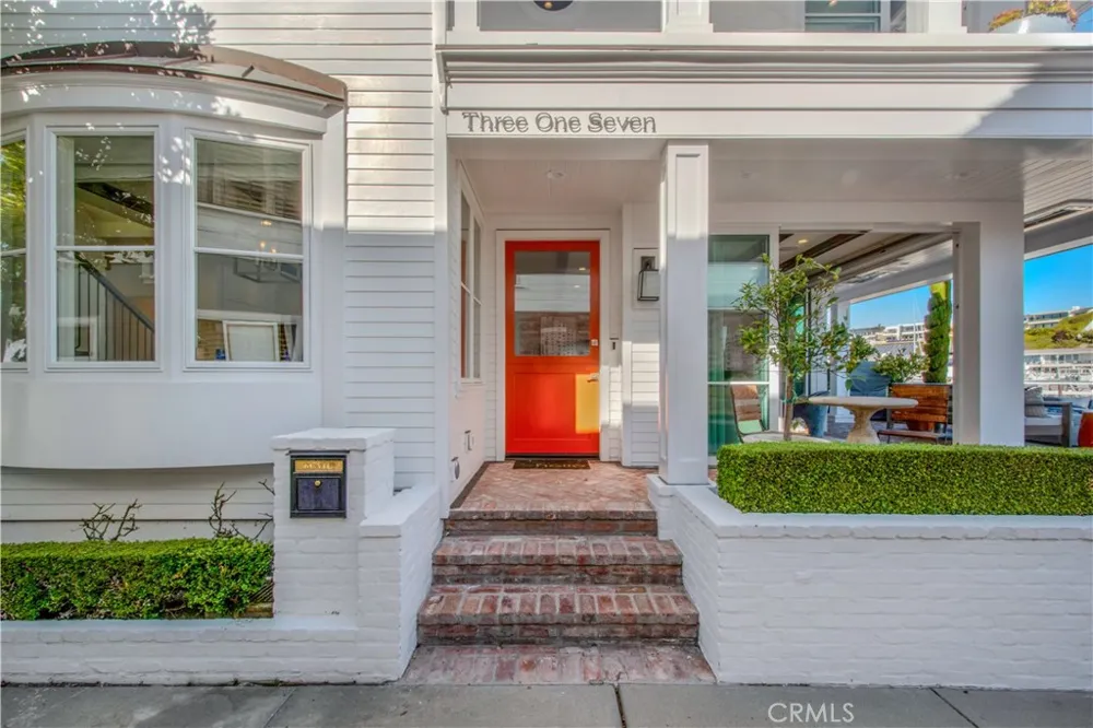 317 E Bay Front Newport Beach, CA 92662