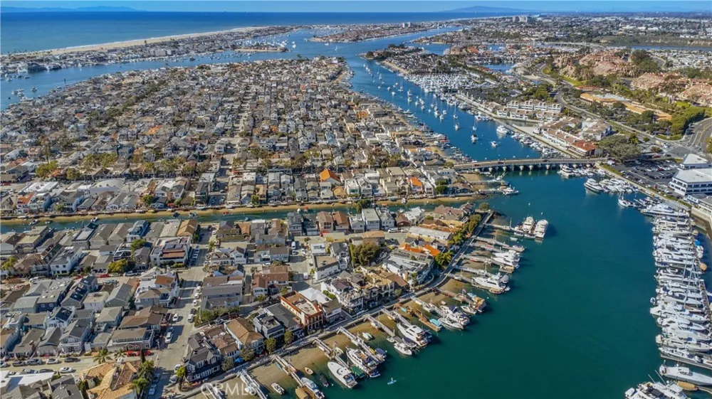 317 E Bay Front Newport Beach, CA 92662