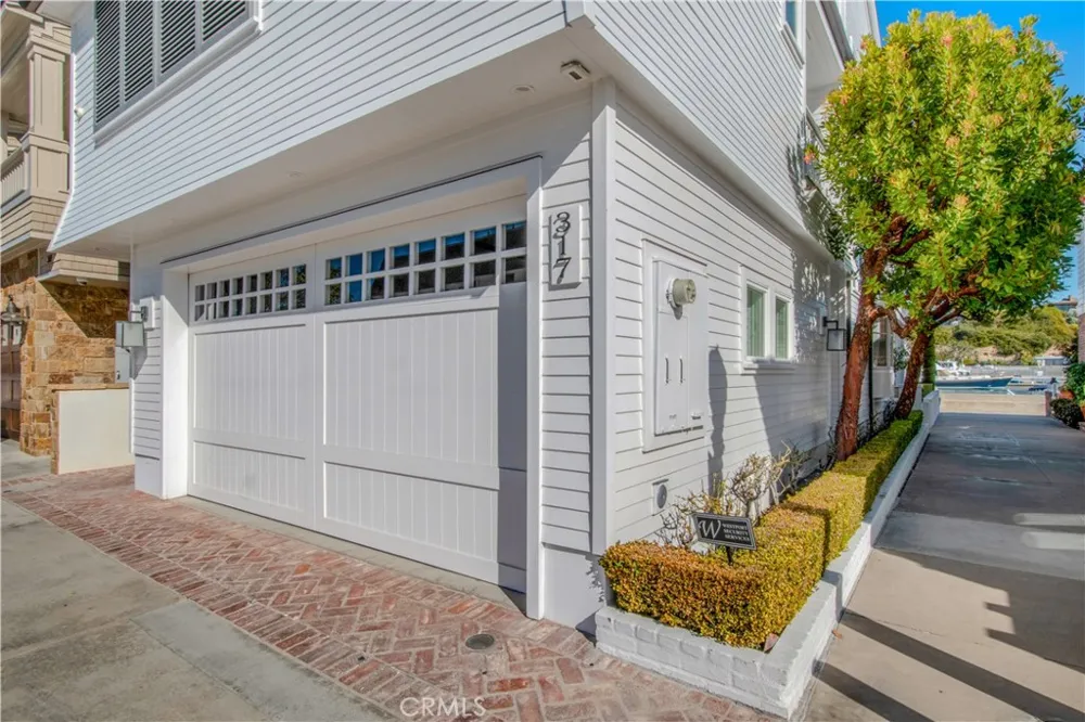 317 E Bay Front Newport Beach, CA 92662