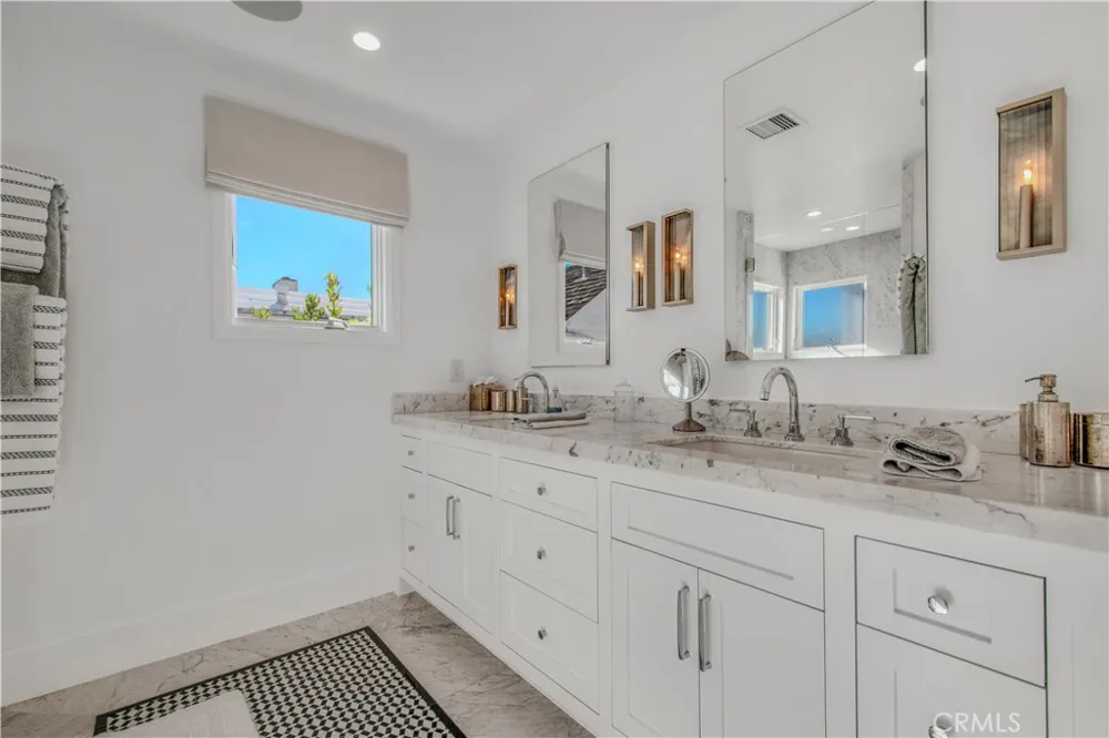 317 E Bay Front Newport Beach, CA 92662