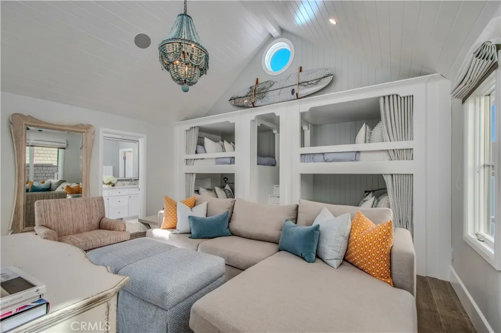 317 E Bay Front Newport Beach, CA 92662