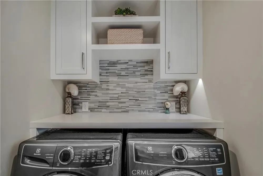 317 E Bay Front Newport Beach, CA 92662