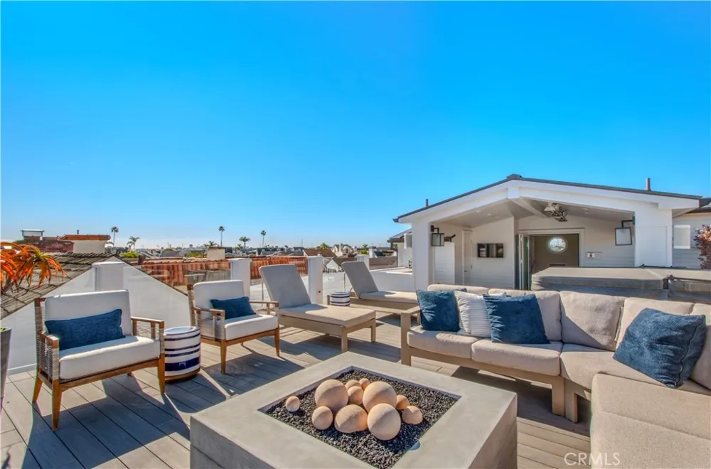 317 E Bay Front Newport Beach, CA 92662