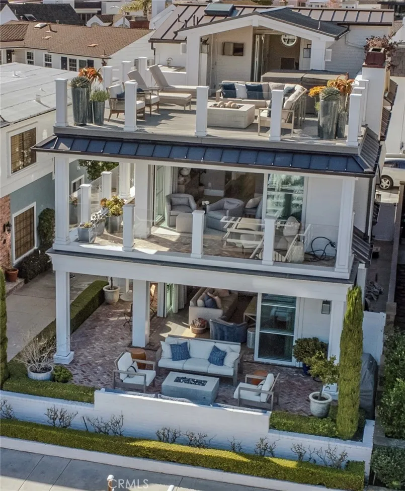 317 E Bay Front Newport Beach, CA 92662