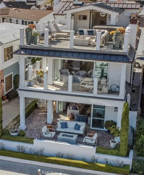 317 E Bay Front