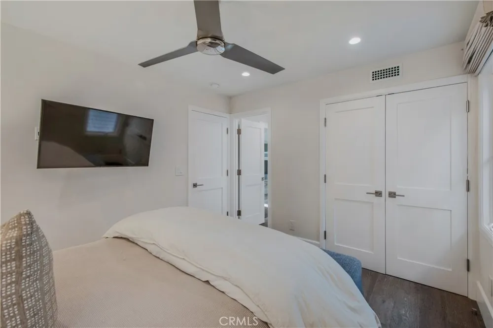 317 E Bay Front Newport Beach, CA 92662