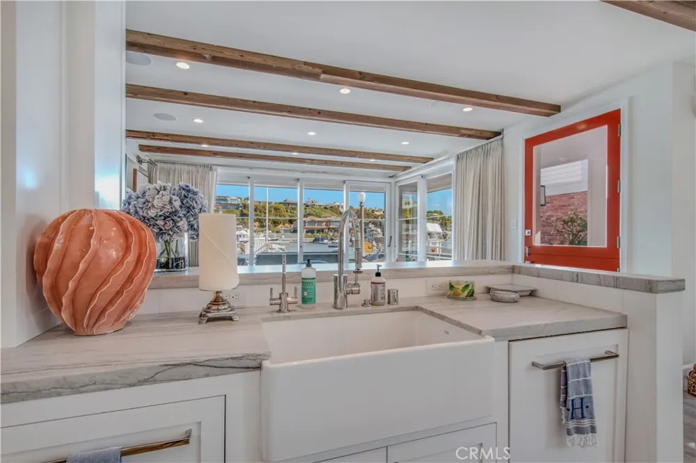 317 E Bay Front Newport Beach, CA 92662