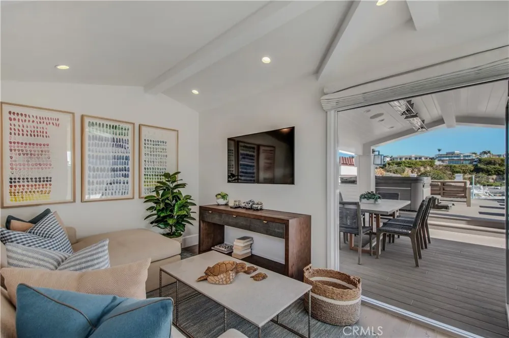 317 E Bay Front Newport Beach, CA 92662