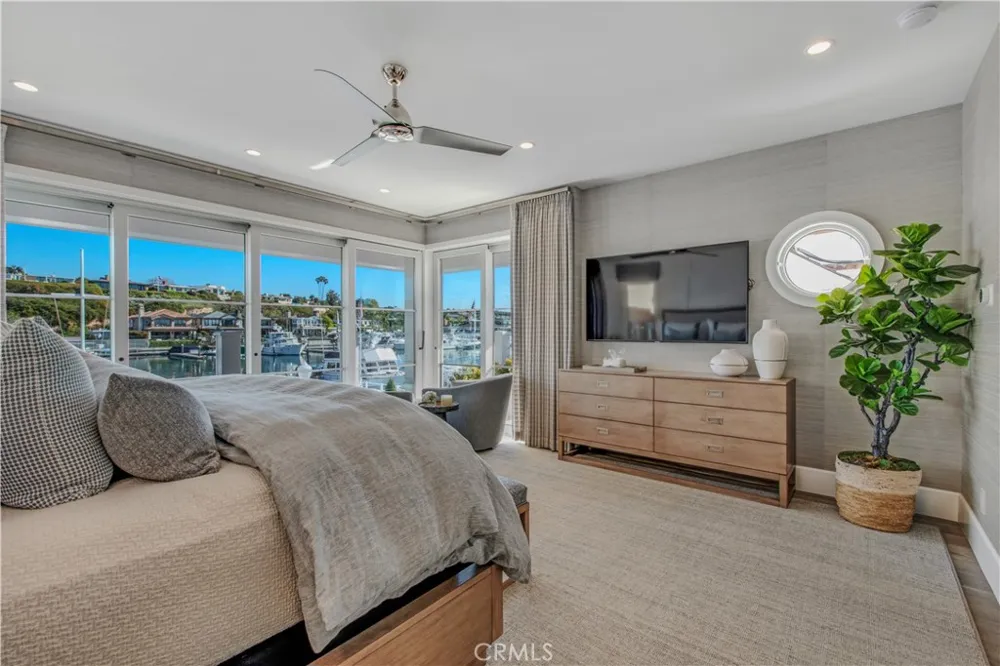 317 E Bay Front Newport Beach, CA 92662