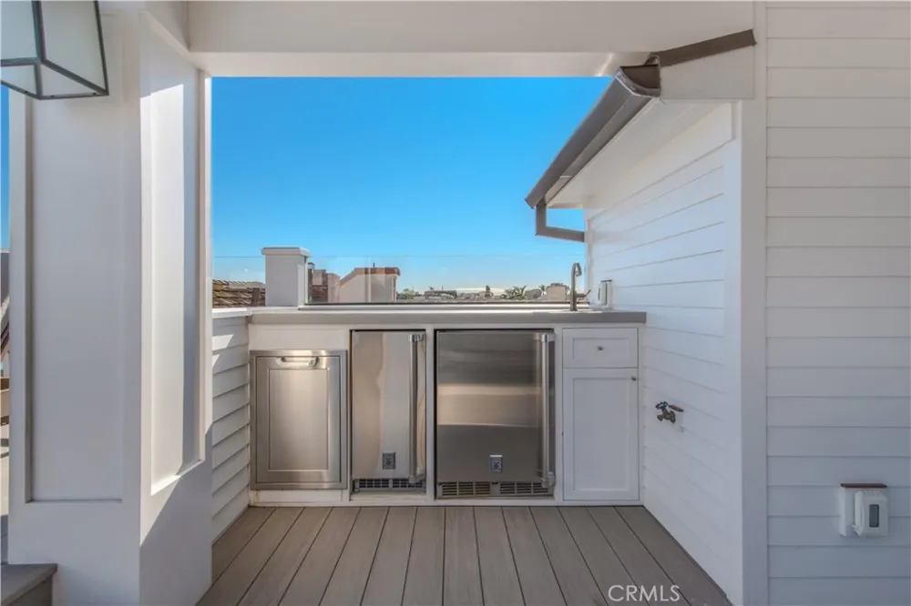 317 E Bay Front Newport Beach, CA 92662