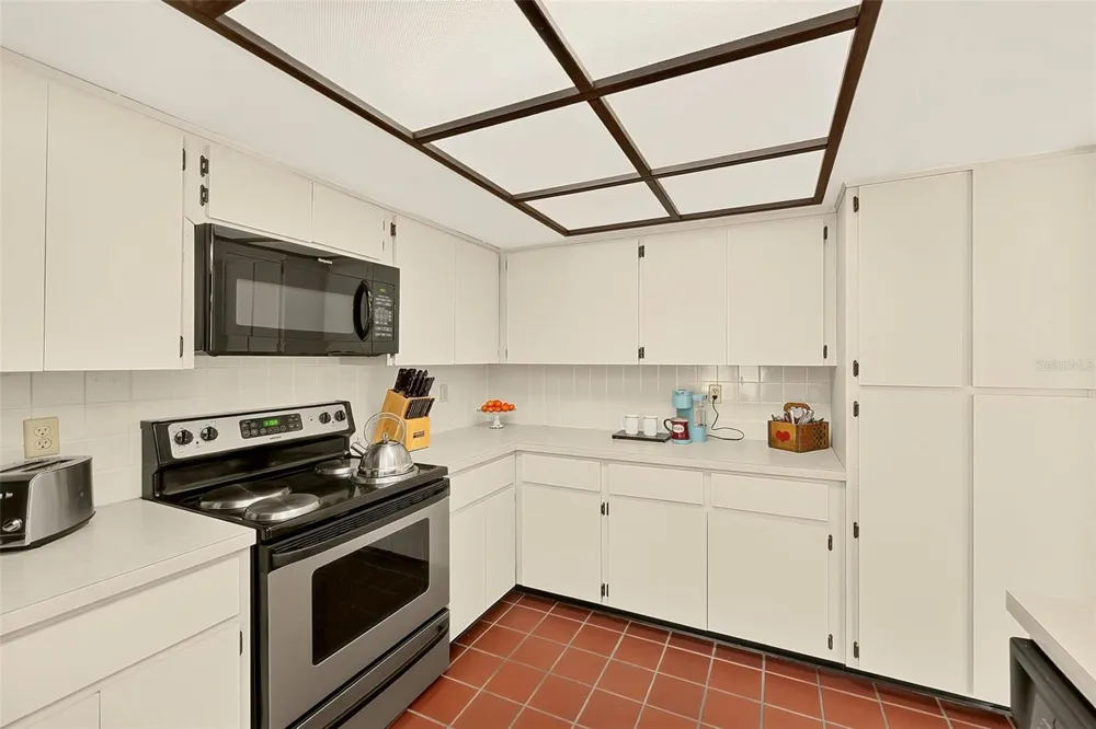 2993 MEADOW WOOD DRIVE Clearwater, FL 33761