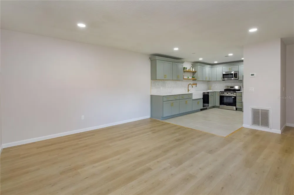122 WINDTREE LANE #O Winter Garden, FL 34787