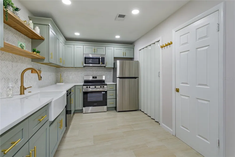 122 WINDTREE LANE #O Winter Garden, FL 34787