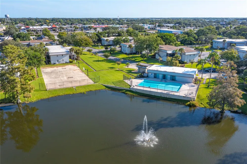 122 WINDTREE LANE #O Winter Garden, FL 34787