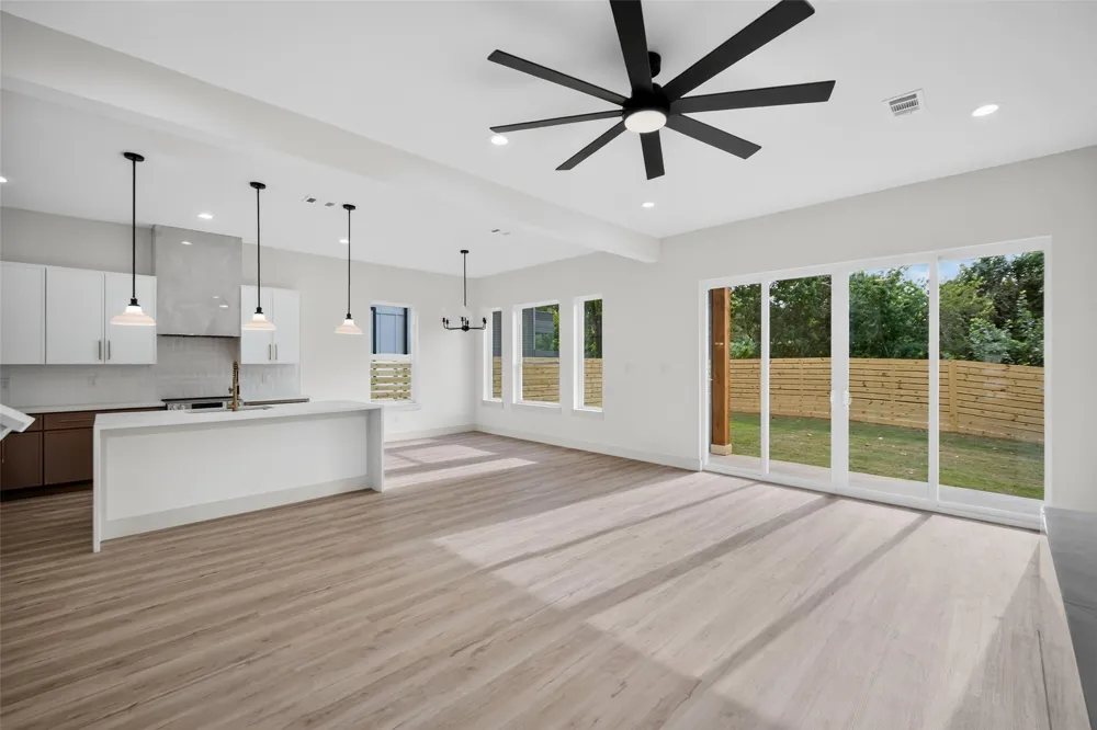 341 Bonnie View Road Dallas, TX 75203