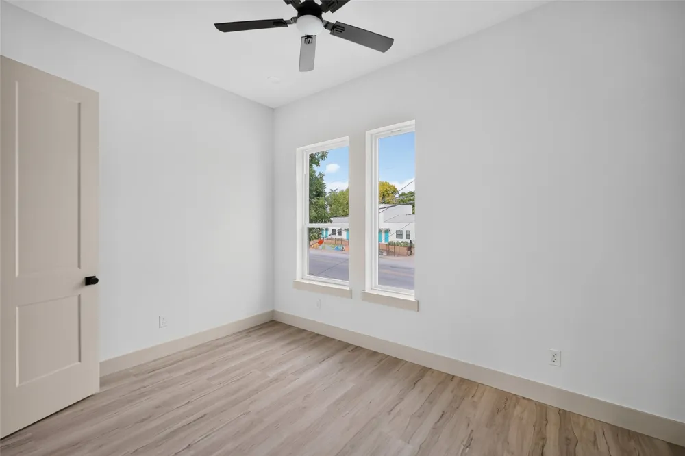 341 Bonnie View Road Dallas, TX 75203