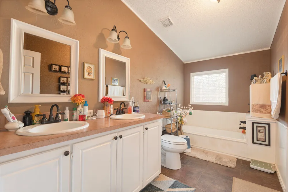 11487 County Road 440 Princeton, TX 75407