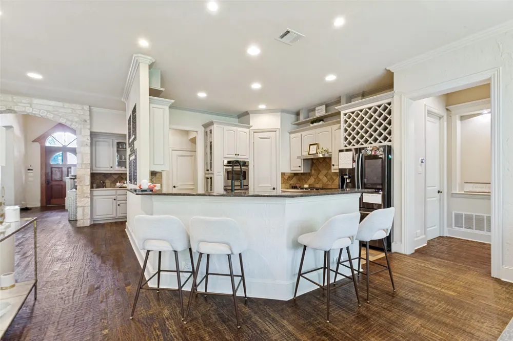 1119 Winding Brook Drive Garland, TX 75044