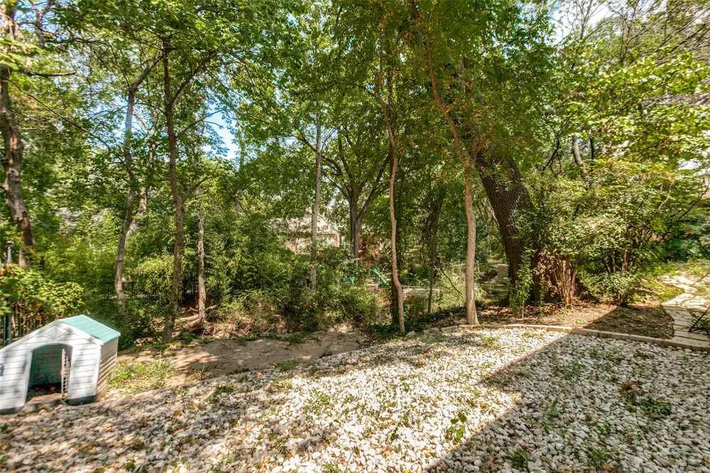 1119 Winding Brook Drive Garland, TX 75044