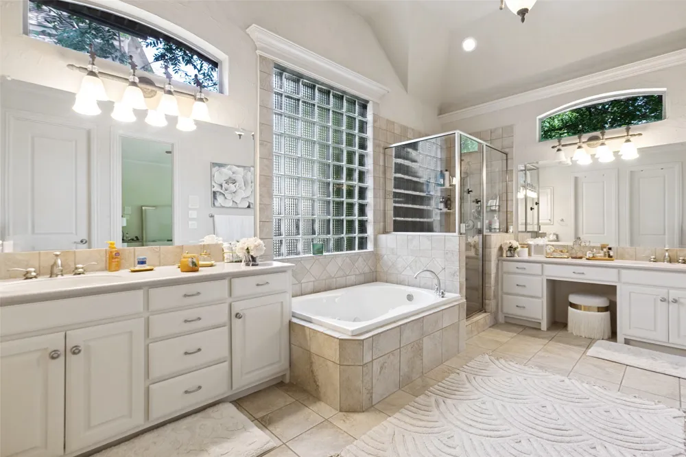 1119 Winding Brook Drive Garland, TX 75044