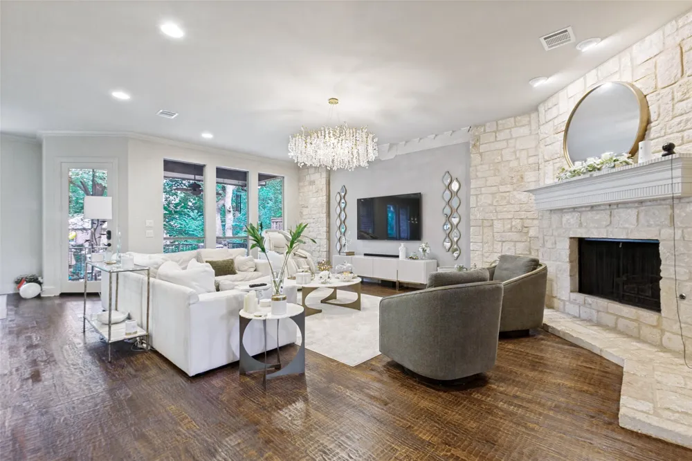 1119 Winding Brook Drive Garland, TX 75044