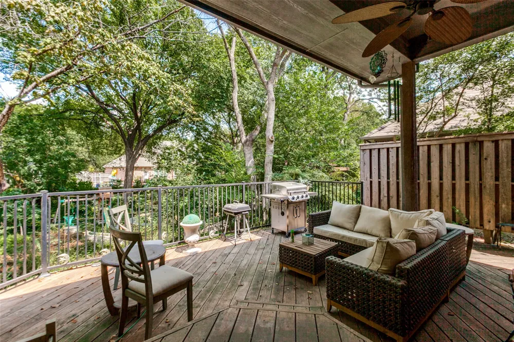 1119 Winding Brook Drive Garland, TX 75044