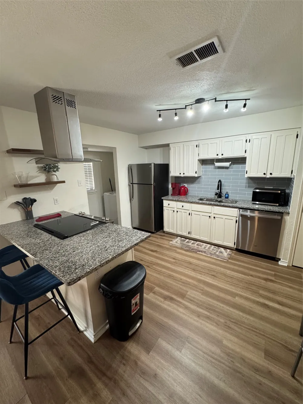 237 Volunteer Drive Arlington, TX 76014