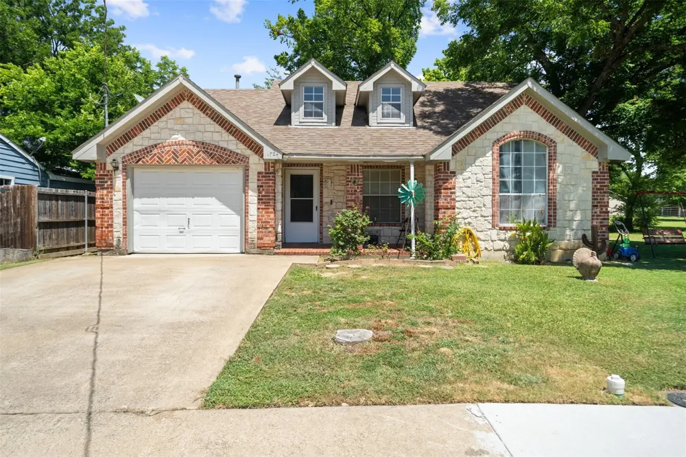 1724 Willow Hollow Drive Garland, TX 75040