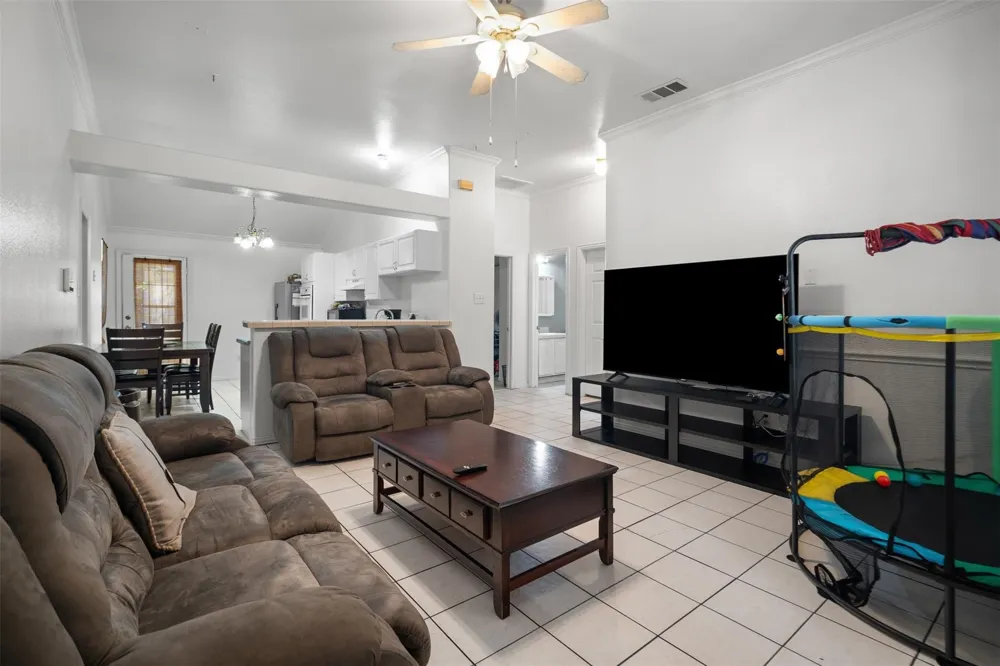1724 Willow Hollow Drive Garland, TX 75040