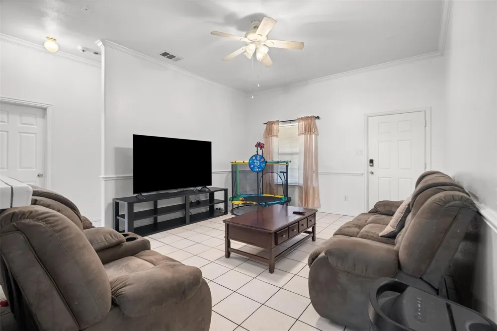 1724 Willow Hollow Drive Garland, TX 75040