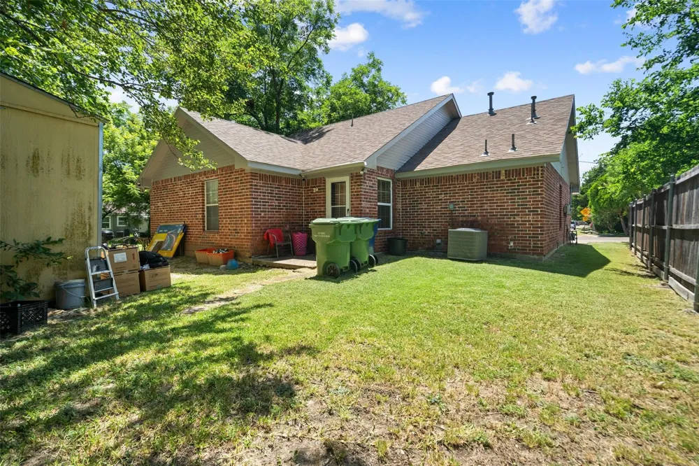 1724 Willow Hollow Drive Garland, TX 75040