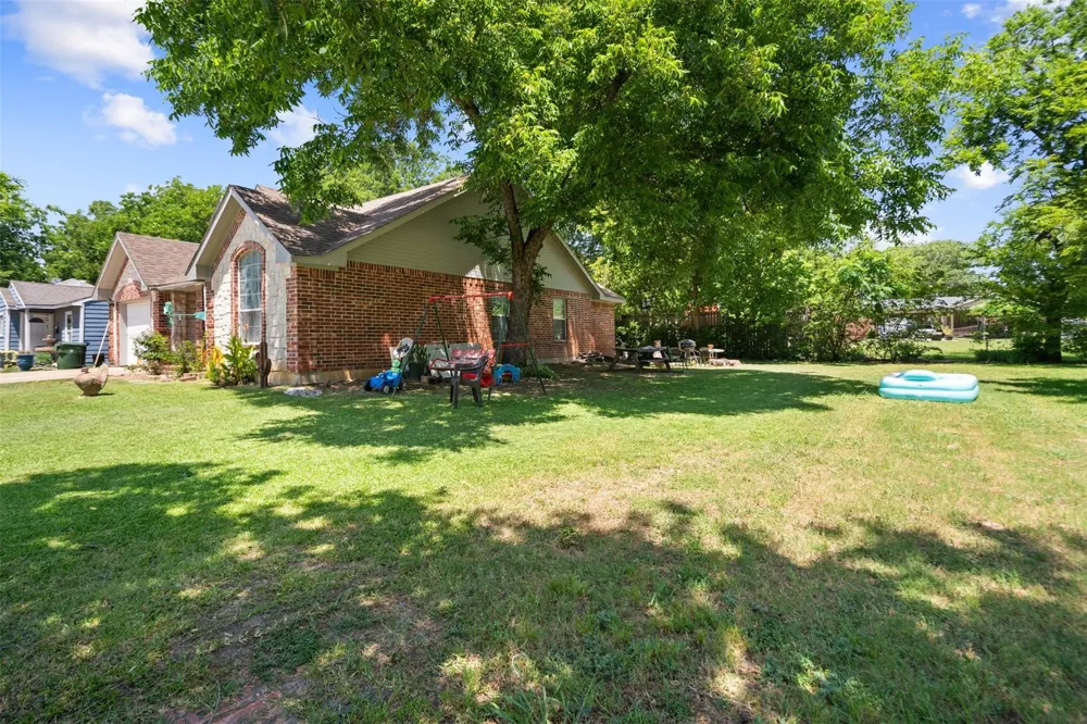 1724 Willow Hollow Drive Garland, TX 75040