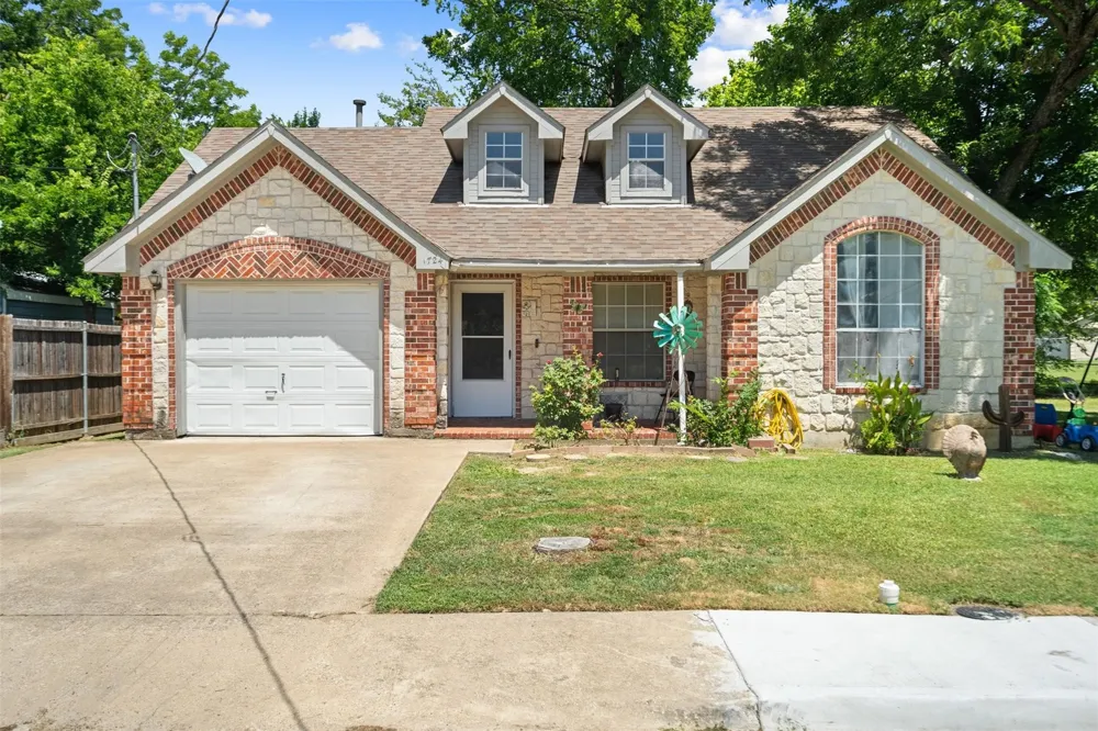 1724 Willow Hollow Drive Garland, TX 75040