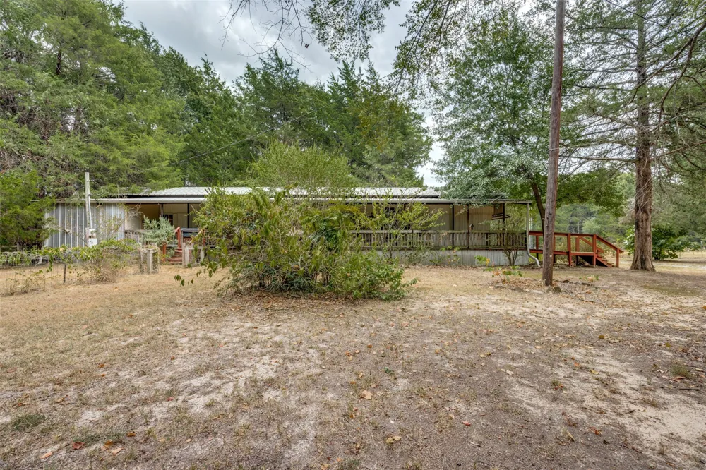 1842 County Road 1105 Ravenna, TX 75476
