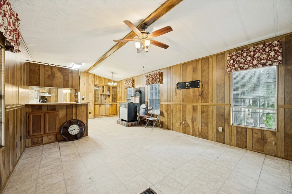 1842 County Road 1105 Ravenna, TX 75476