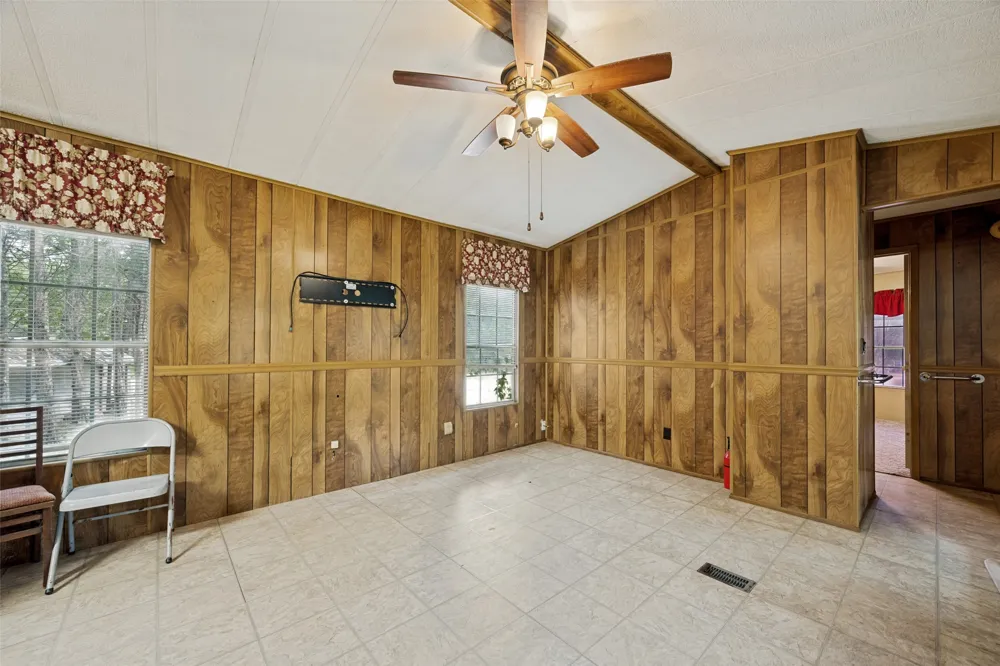 1842 County Road 1105 Ravenna, TX 75476