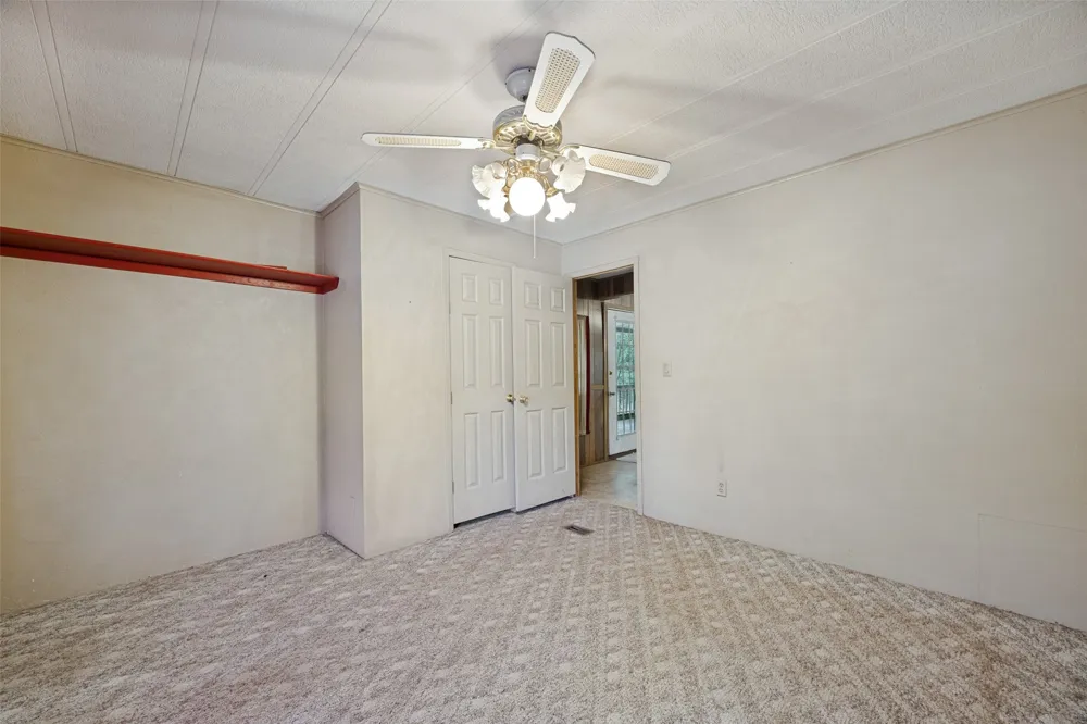 1842 County Road 1105 Ravenna, TX 75476