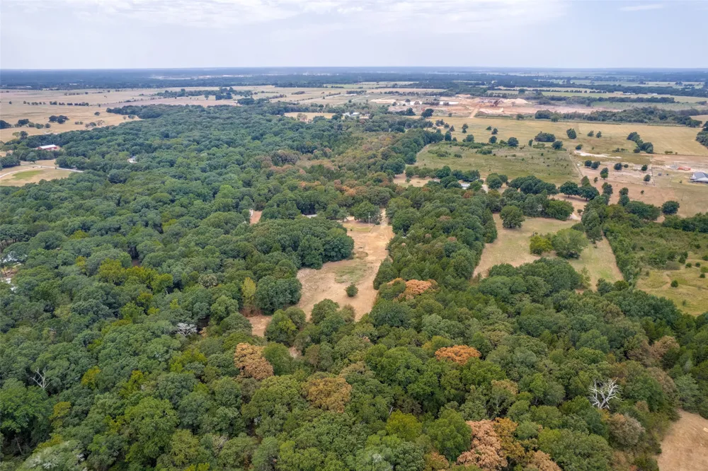 1842 County Road 1105 Ravenna, TX 75476