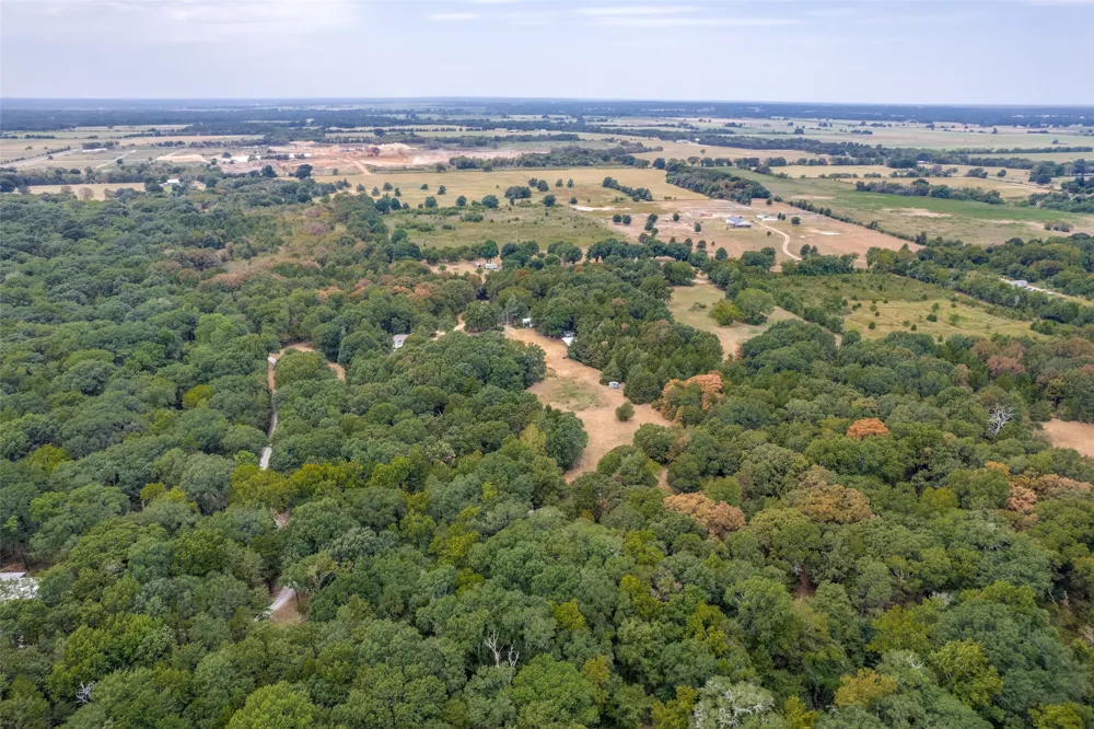 1842 County Road 1105 Ravenna, TX 75476