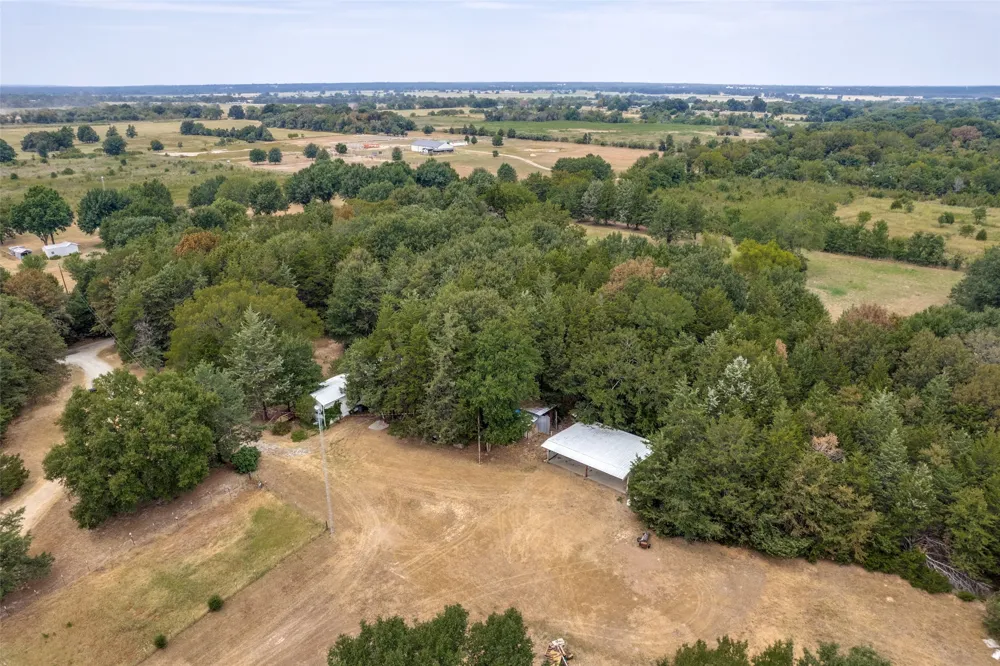 1842 County Road 1105 Ravenna, TX 75476