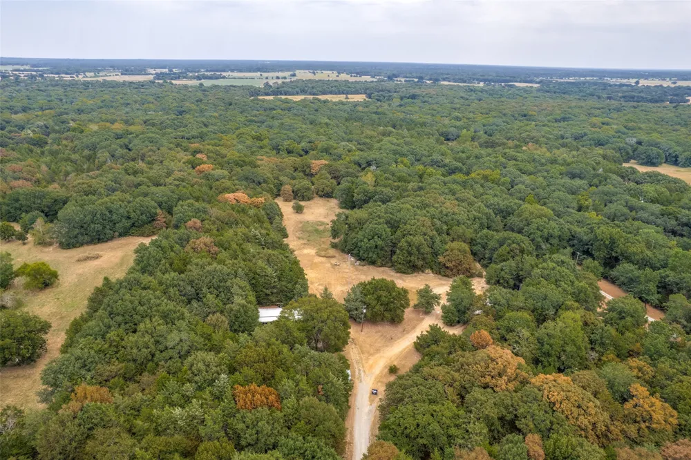 1842 County Road 1105 Ravenna, TX 75476