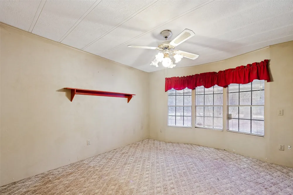 1842 County Road 1105 Ravenna, TX 75476