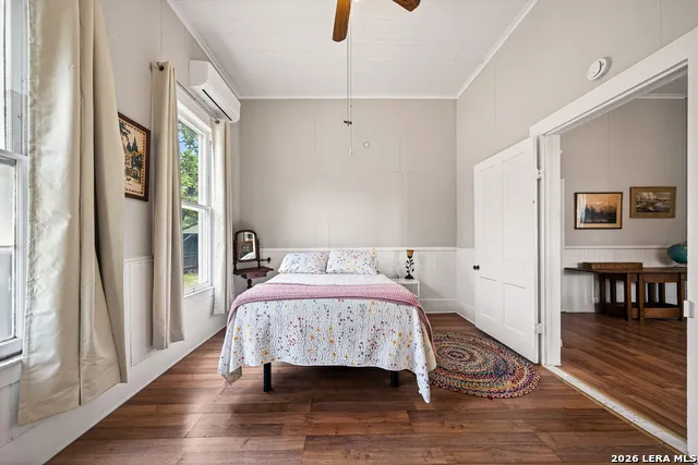 320 SECOND ST Comfort, TX 78013